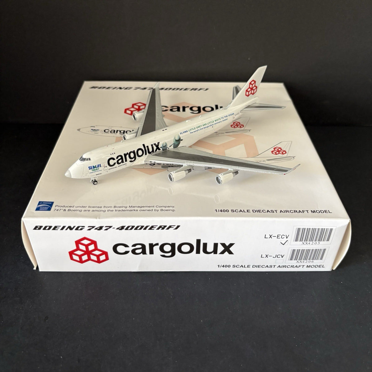 JC Wings 1:400 CargoLux Boeing 747-400 LX-ECV JC4CLX205 SeaLife Scale Model