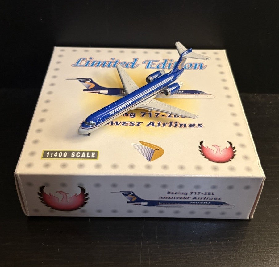 Phoenix Models 1:400 Midwest Airlines Boeing 717-200 N908ME PH4MWE087 Diecast