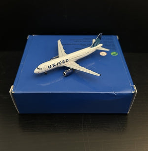 Aeroclassics 1:400 United Airlines Airbus A320-200 N1913U AC419616 Diecast RARE