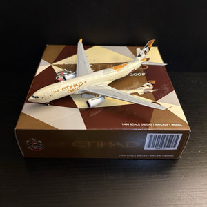 JC Wings 1:400 Etihad Airways Cargo Airbus A330-200F A6-DCE JC4ETD103 Model
