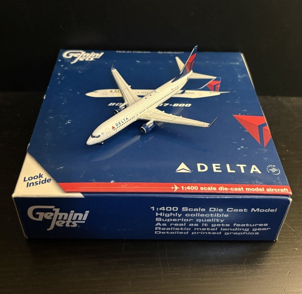 GeminiJets 1:400 Delta Air Lines Boeing 737-800 N3744F GJDAL841 Scale Model RARE