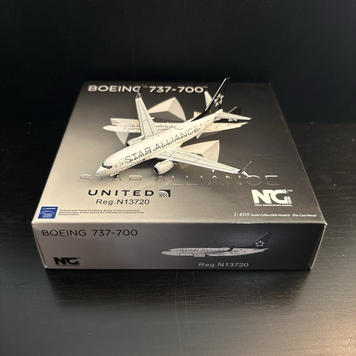 NG Models 1:400 United Airlines Boeing 737-700 N13720 77005 Star Alliance Scale