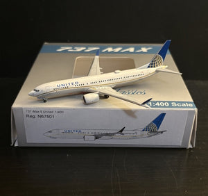 Aeroclassics 1:400 United Airlines Boeing 737 MAX 9 N67501 AC419313 Scale Model