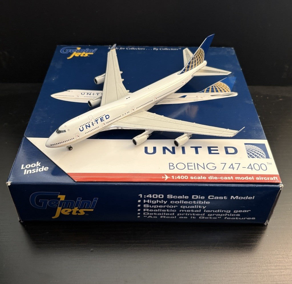 GeminiJets 1:400 United Airlines Boeing 747-400 N127UA GJUAL1067 Scale Airplane