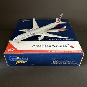 GeminiJets 1:400 American Airlines Boeing 777-300ER N719AN GJAAL1329 Scale Model