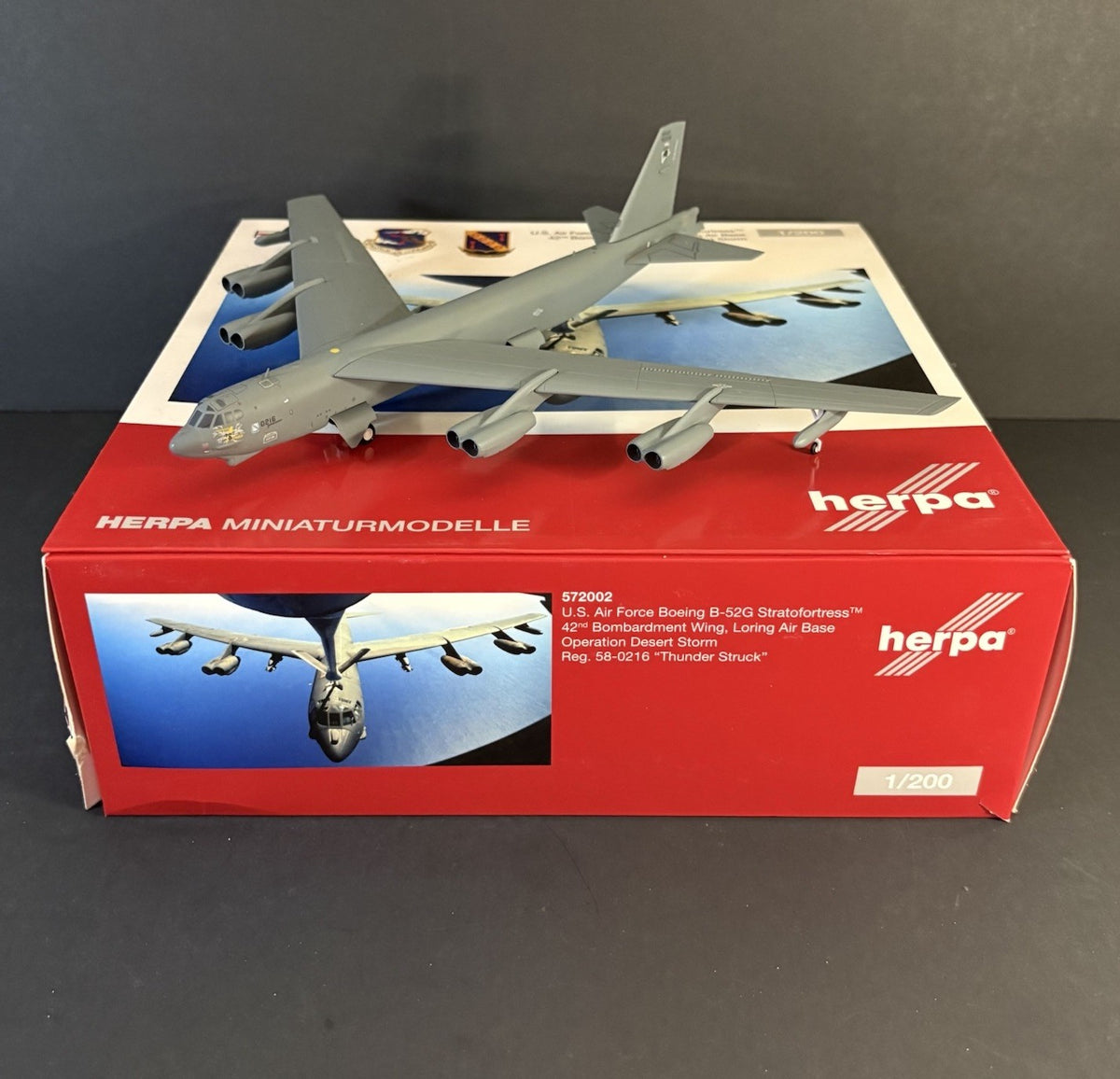 Herpa 1:200 USAF Boeing B-52 Stratofortress 58-0216 572002 Thunder Struck