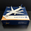 GeminiJets 1:400 United Airlines Boeing 767-300ER N675UA Post Merger GJUAL1396