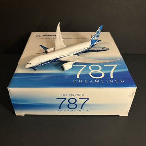Hogan 1:400 Boeing 787-8 Dreamliner Premier Collection Scale Model Airplane
