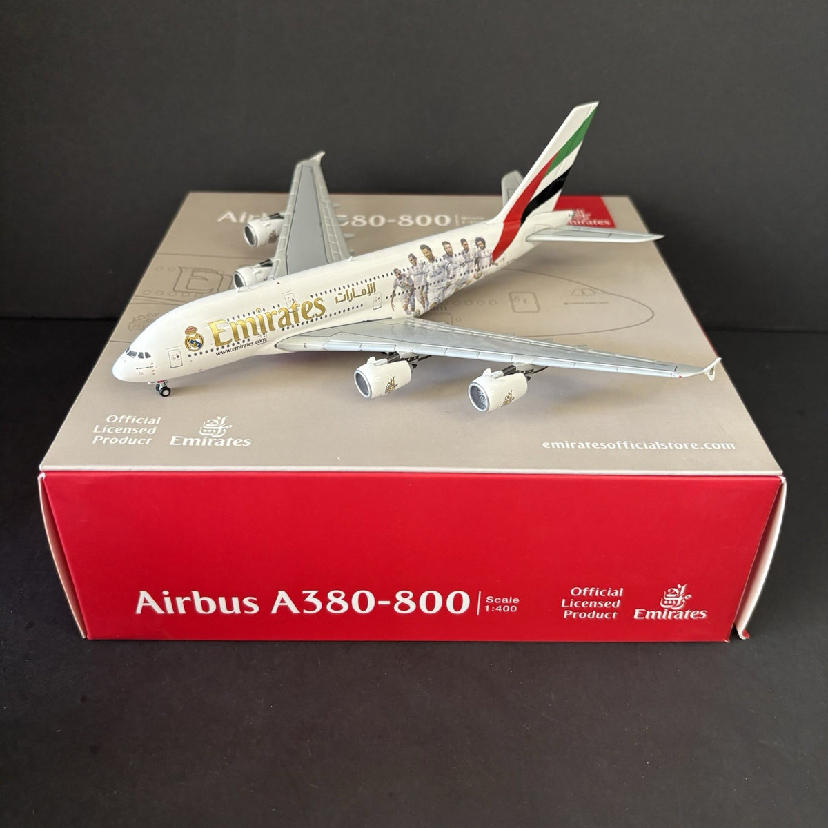 GeminiJets 1:400 Emirates Airbus A380 A6-EOA GJUAE1557 Real Madrid Scale Model