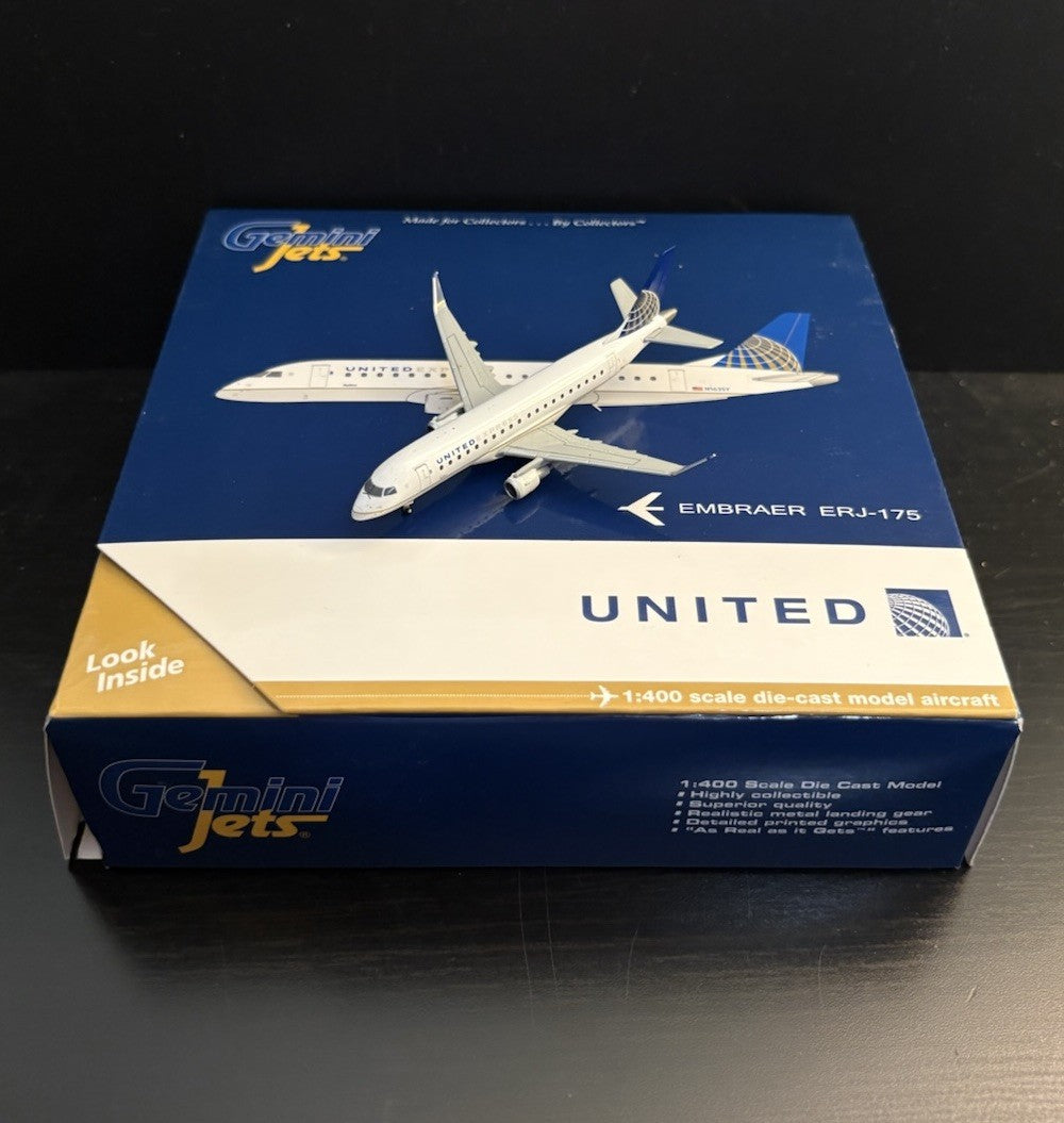 GeminiJets 1:400 United Airlines Express ERJ-175 N163SY GJUAL1728 Scale Airplane