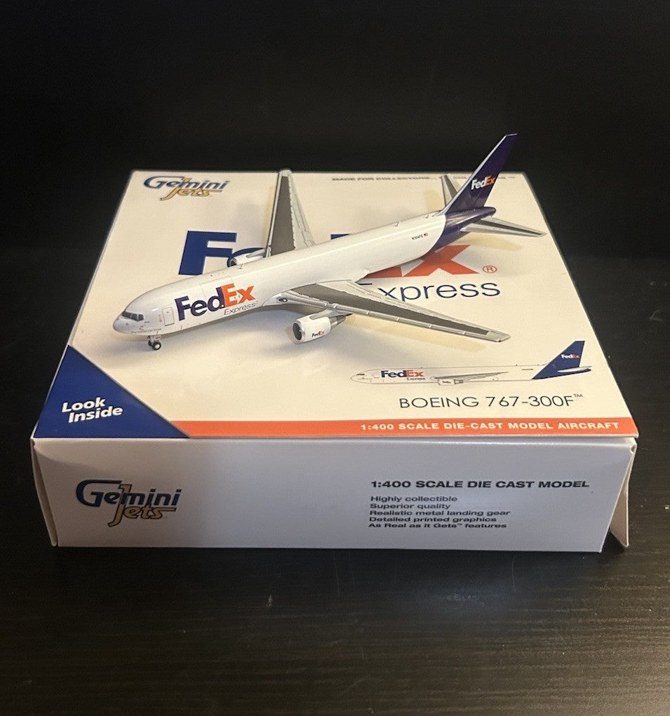 GeminiJets 1:400 FedEx Express Boeing 767-300F N104FE GJFDX1994 Scale Model