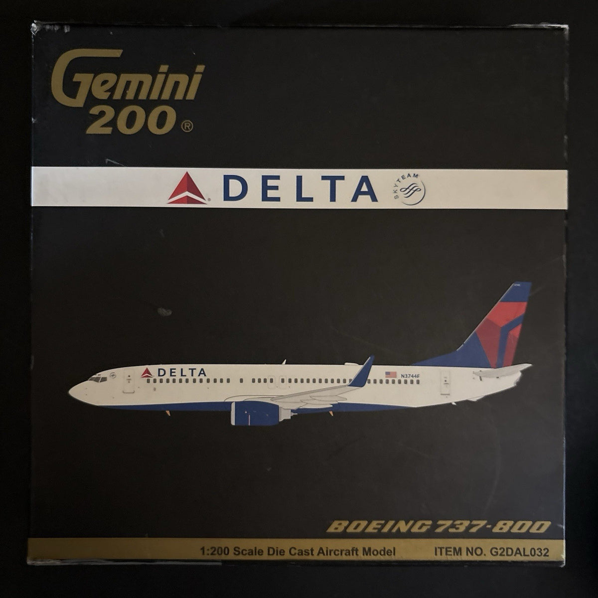 GeminiJets 1:200 Delta Air Lines Boeing 737-800 N3744F G2DAL032 Scale Model