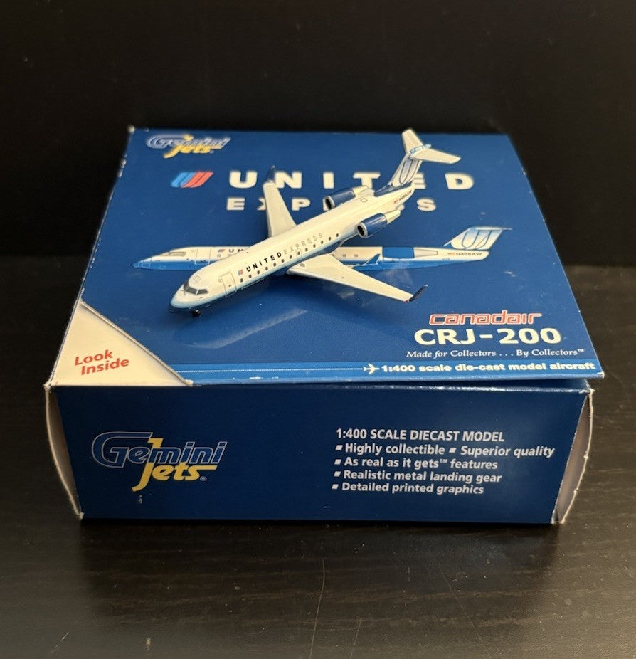 GeminiJets 1:400 United Express Bombardier CRJ200 N466AW Tulip Livery GJUAL499