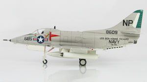 Hobby Master 1/72 HA1427 A-4C Skyhawk USS Bon Homme Richard, Vietnam MiG-17 Kill