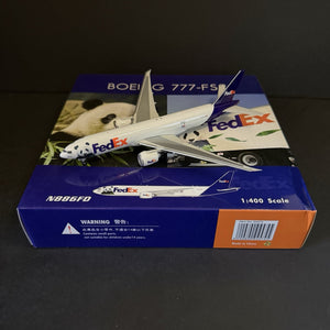 Phoenix Models 1:400 FedEx Boeing 777F N886FD Panda Express PH404574 Scale Plane