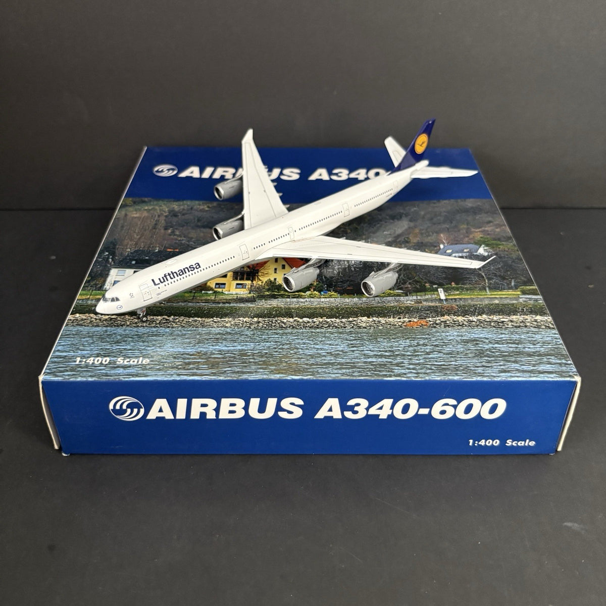 Phoenix Model 1:400 Lufthansa Airbus A340-600 D-AIHF Diecast Scale Airplane