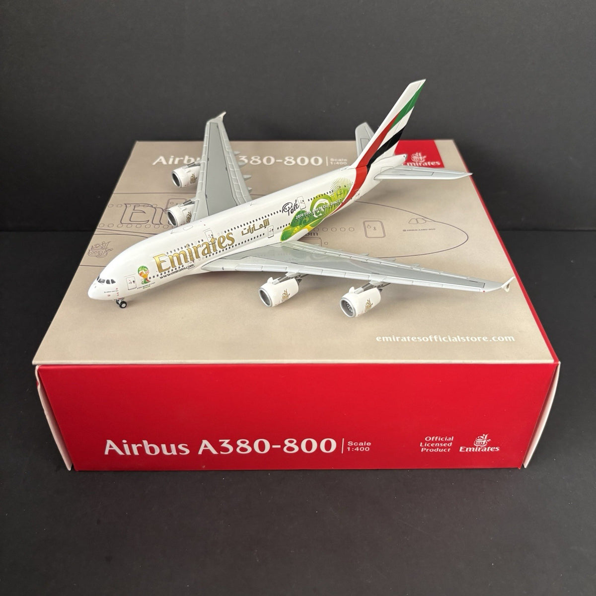 GeminiJets 1:400 Emirates Airbus A380-800 FIFA World Cup Brazil A6-EEQ GJUAE1485
