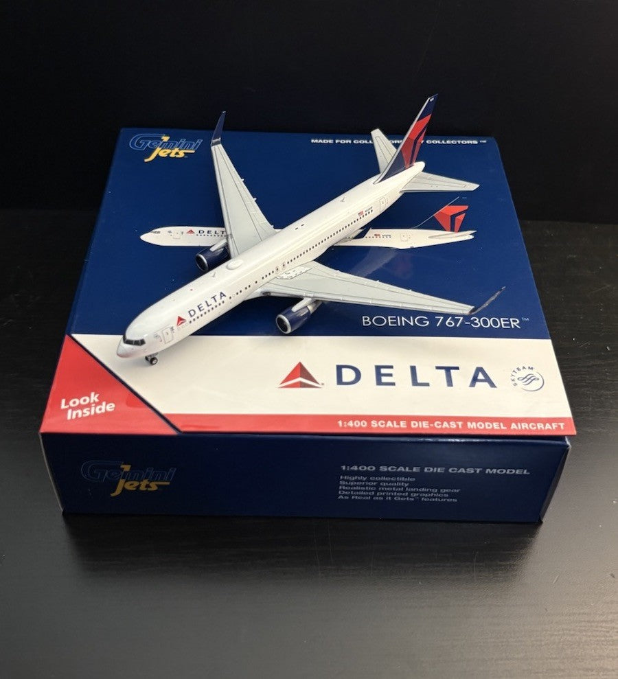 GeminiJets 1:400 Delta Air Lines Boeing 767-300ER N1201P GJDAL2104 Scale Model