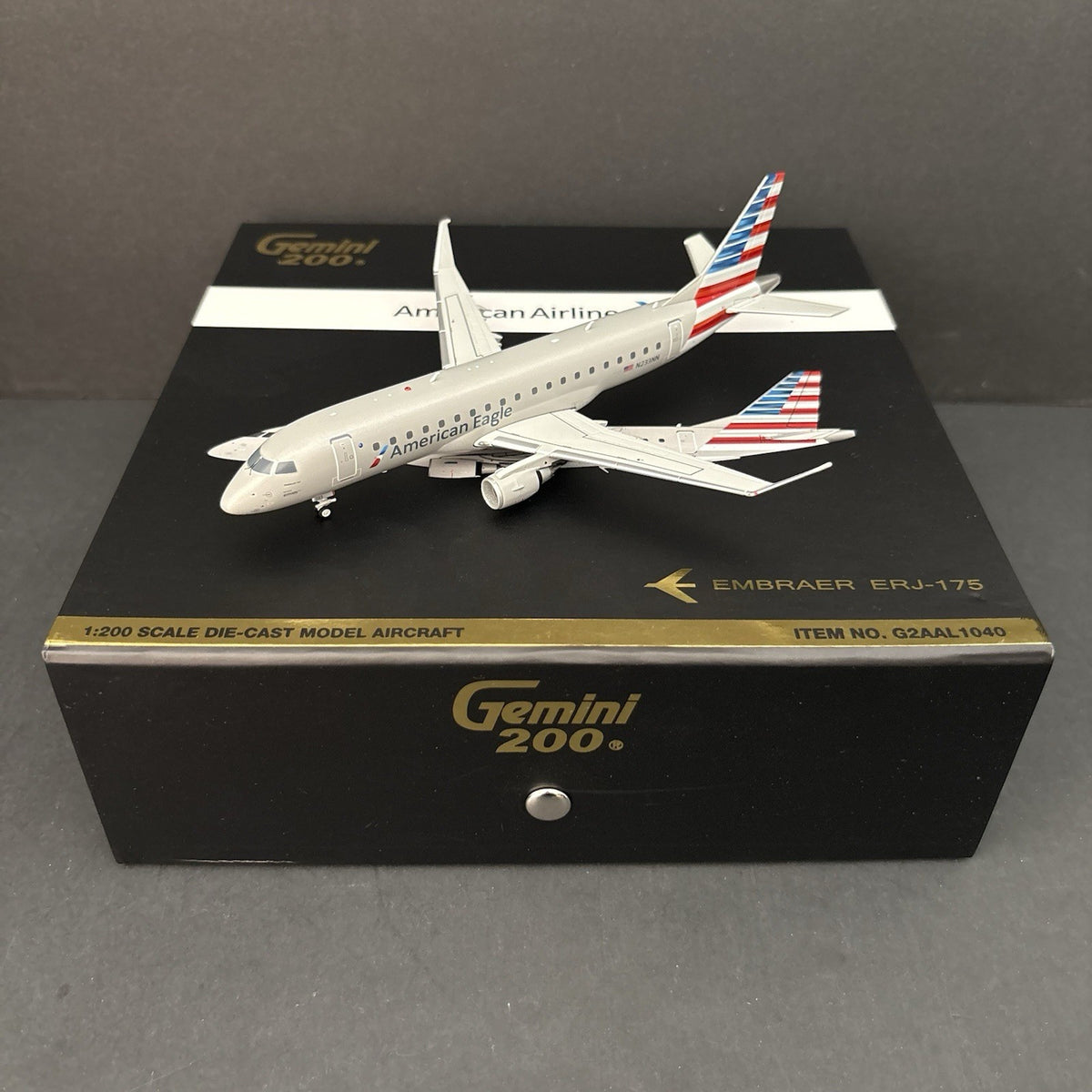 GeminiJets 1:200 American Eagle Embraer ERJ-175AR N233NN Envoy G2AAL1040 Model
