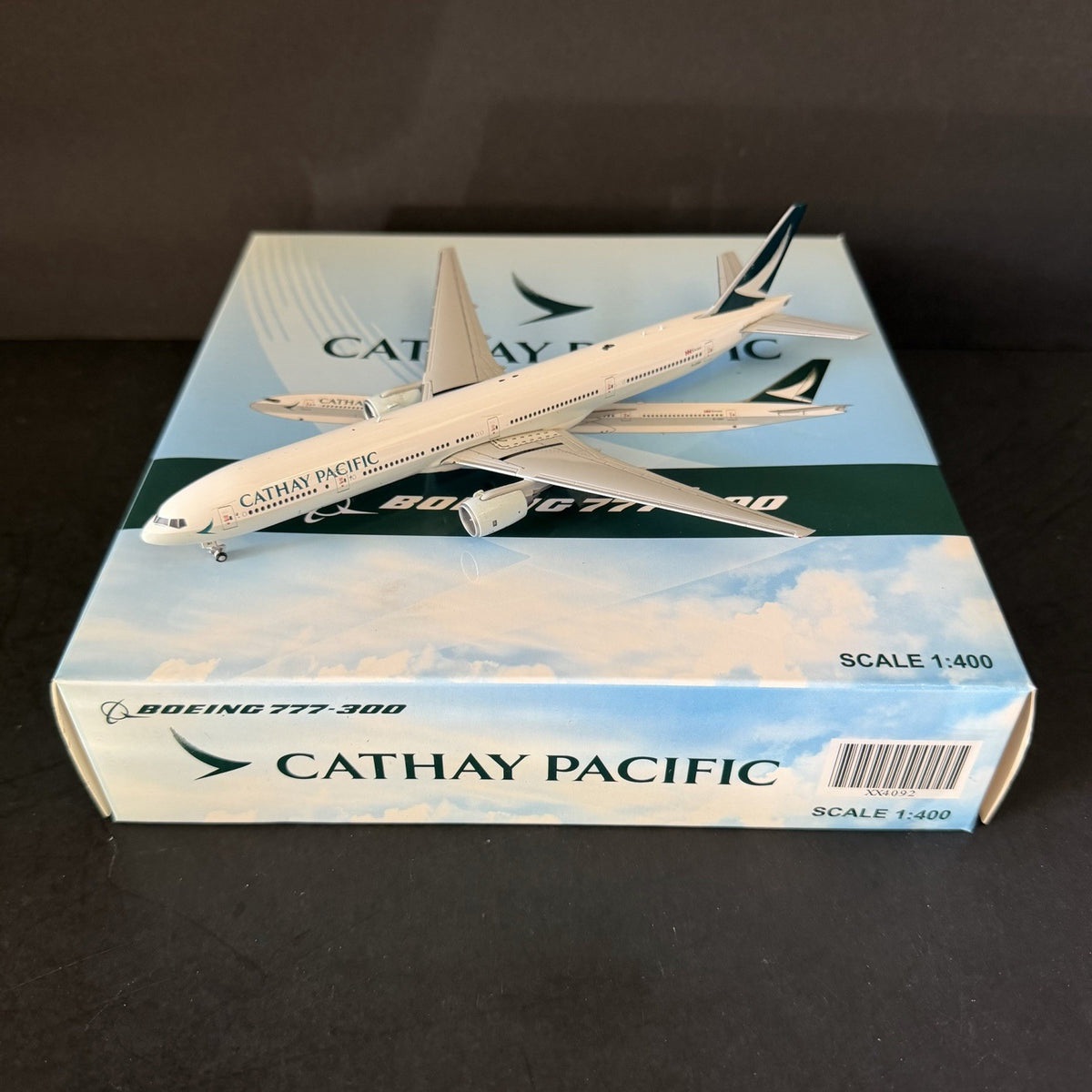 JC Wings 1:400 Cathay Pacific Boeing 777-300ER B-HNI XX4092 Diecast Scale Model