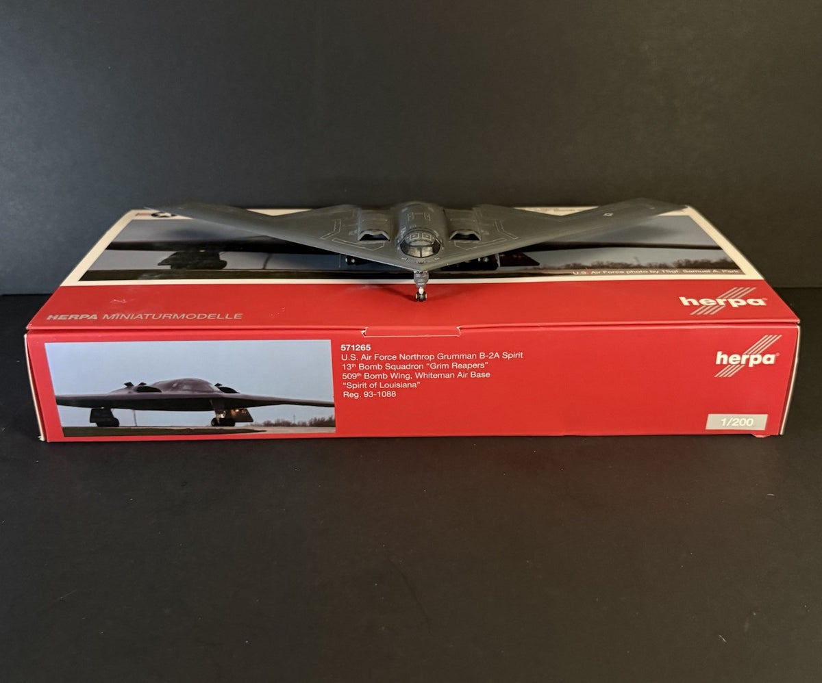 Herpa 1:200 USAF B-2A Spirit Whiteman AFB 13th BS Louisiana 93-1088 571265