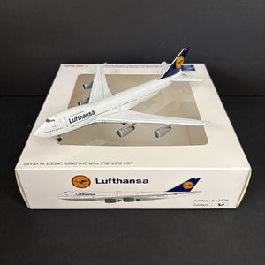 Apollo Models 1:400 Lufthansa Boeing 747-200 D-ABYR A13126 Scale Airplane Witty