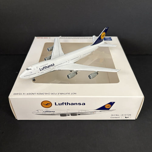 Apollo Models 1:400 Lufthansa Boeing 747-200 D-ABYR A13126 Scale Airplane Witty