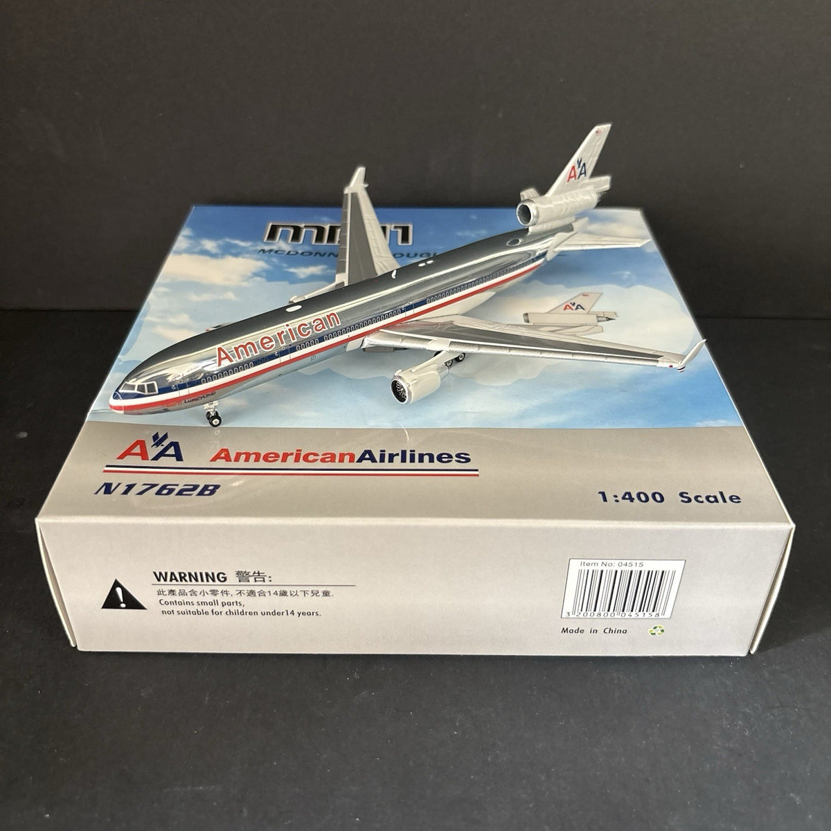 Phoenix Model 1:400 American Airlines McDonnell Douglas MD-11 N1762B 04515