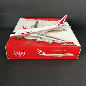 Phoenix Model 1:400 Air India Boeing 747-200 VT-EFU PH411794 Scale Diecast Plane