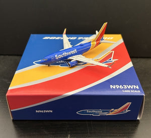 Panda Models 1:400 Southwest Airlines Boeing 737-700 Heart N963WN PMN963WN