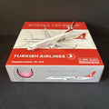 Phoenix Model 1:400 Turkish Airlines Boeing 737-900ER TC-JYA PH410597 Diecast