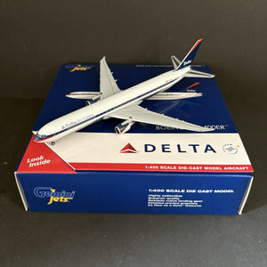 GeminiJets 1:400 Delta Air Lines Boeing 767-400ER GJDAL2151 N826MH Scale Model
