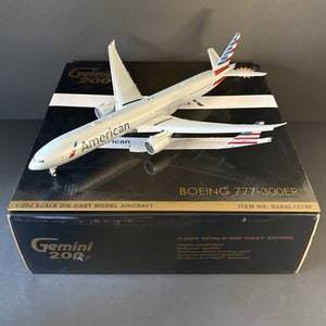 GeminiJets 1:200 American Airlines Boeing 777-300ER N736AT G2AAL1076F Flaps Down