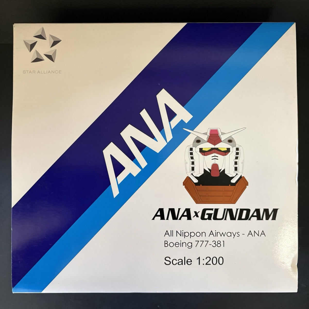 JC Wings 1:200 ANA Boeing 777-300 JA755A Gundam JC2ANA817 Scale Model Airplane