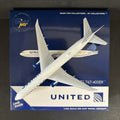 GeminiJets 1:400 United Airlines Boeing 767-400ER N76064 GJUAL2152 Scale Model