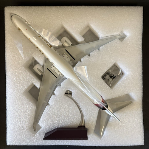 GeminiJets 1:200 Emirates Boeing 777-300ER A6-EQH G2UAE1441 Diecast Scale Model