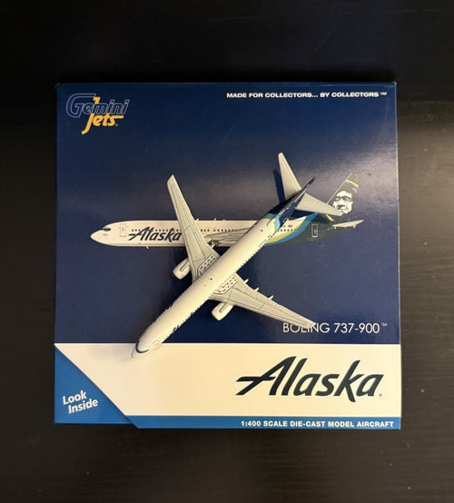 GeminiJets 1:400 Alaska Airlines Boeing 737-900 N303AS GJASA1872 Model Airplane