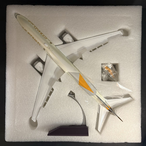 GeminiJets 1:200 Etihad Airways Boeing 777-9X A6-FAA G2ETD1321 Scale Model Plane
