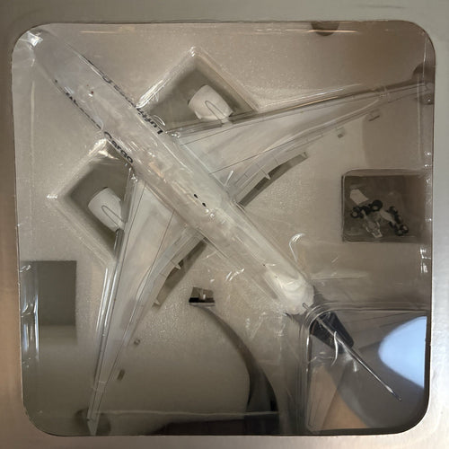 GeminiJets 1:200 Lufthansa Cargo Boeing 777F D-ALFA G2DLH1143 Scale Model Plane