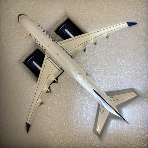 GeminiJets 1:200 Delta Air Lines Airbus A220-100 N103DU G2DAL1112 Scale Model