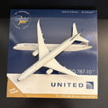 GeminiJets 1:400 United Airlines 787-10 Dreamliner N78791 GJUAL1785 Scale Model