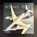 Phoenix Model 1:400 WestJet Boeing 787-9 Dreamliner C-GUDH 04249 Scale Model