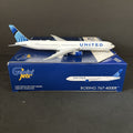 GeminiJets 1:400 United Airlines Boeing 767-400ER N76064 GJUAL2152 Scale Model